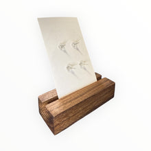 画像をギャラリービューアに読み込む, ホワイトフラワー ゴールドシェル調 ラインストーン風ピアスセット